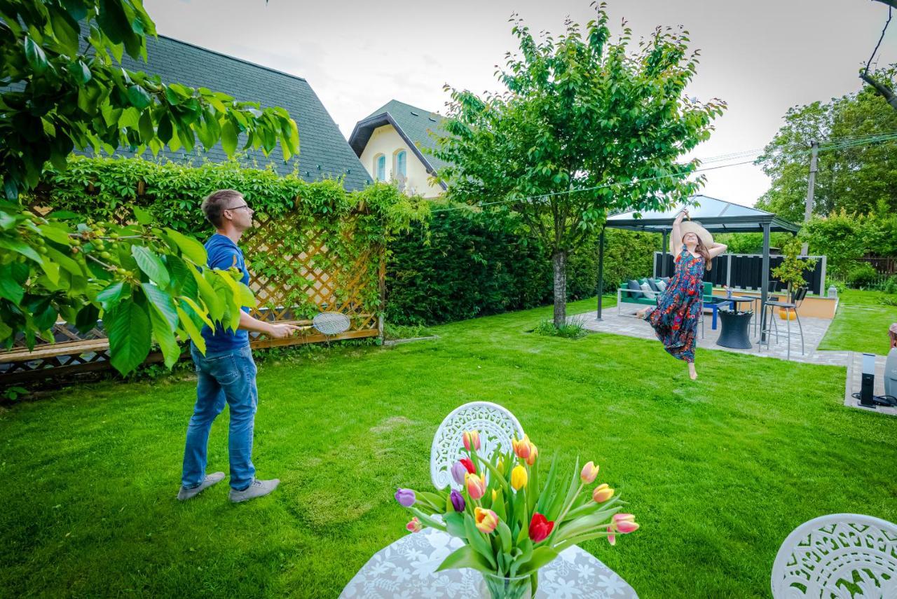Sunny Garden Pihenohaz Villa Siófok Exteriör bild