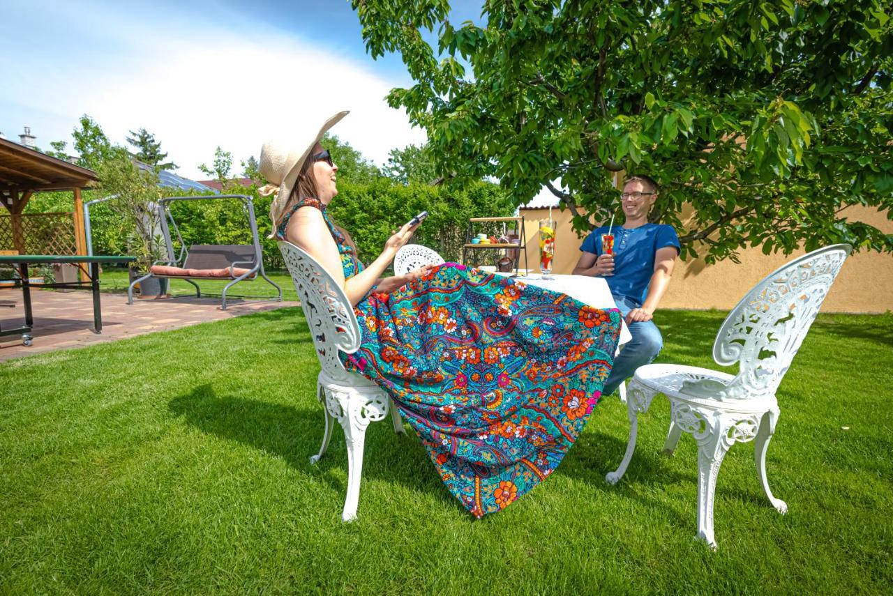 Sunny Garden Pihenohaz Villa Siófok Exteriör bild